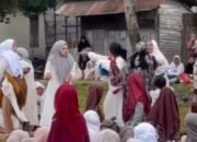 Salat Id Ricuh, Perkelahian Antar Jemaah Perempuan Viral di Medsos