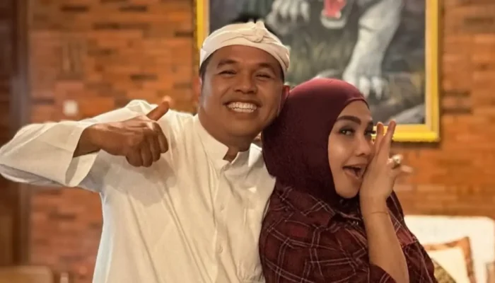 Pose Mesra Dedi Mulyadi dengan Ibunda Nagita Slavina Bikin Heboh, Netizen: Cocok Sampai Pelaminan!