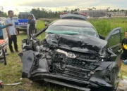 Tabrakan Maut di Km 41 Palangka Raya, Satu Penumpang Tewas, Kendaraan Ringsek Parah