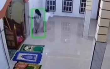 Tengah Malam Heboh! Suara Wanita Karaoke Menggema di Masjid, saat Dicek Tak Ada Orang