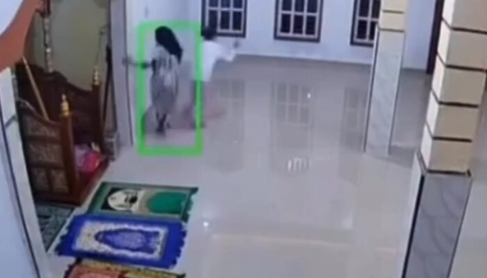 Tengah Malam Heboh! Suara Wanita Karaoke Menggema di Masjid, saat Dicek Tak Ada Orang